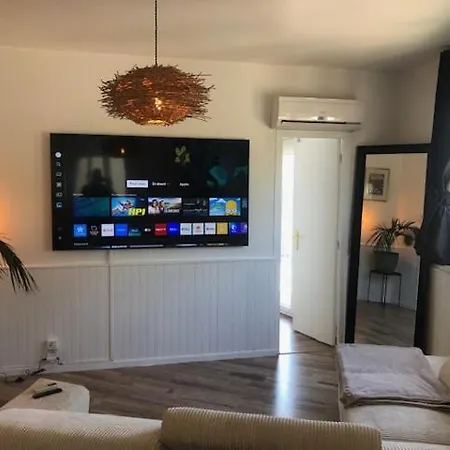 2 Pieces 4 Personnes A 100 M De La Appartement *